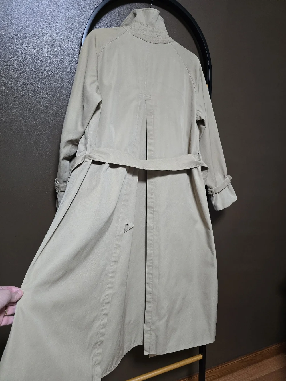 Vintage Burberry Beige Trench Coat with Nova Check Lining - Picture 4 of 10